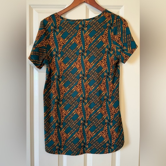 LuLaRoe Giraffe Print Classic Tee Size Medium - Picture 4 of 7